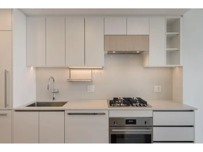 502 13573 98A AVENUE, Surrey