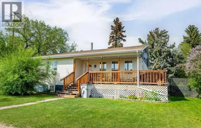502 5 Avenue, Wainwright