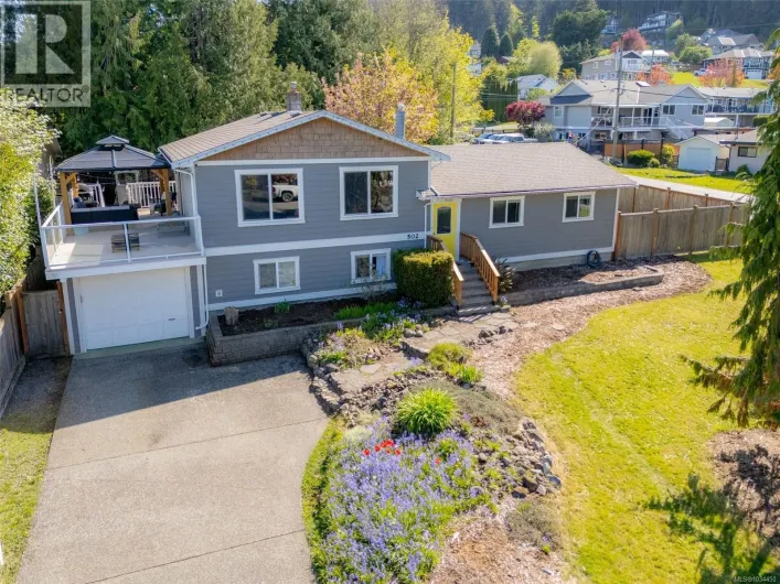 502 Davis Rd, Ladysmith
