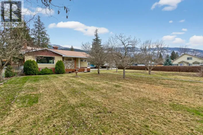 502 Pine Street, Sicamous