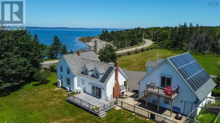 House for sale: 502 Riverside Road, New Edinburgh