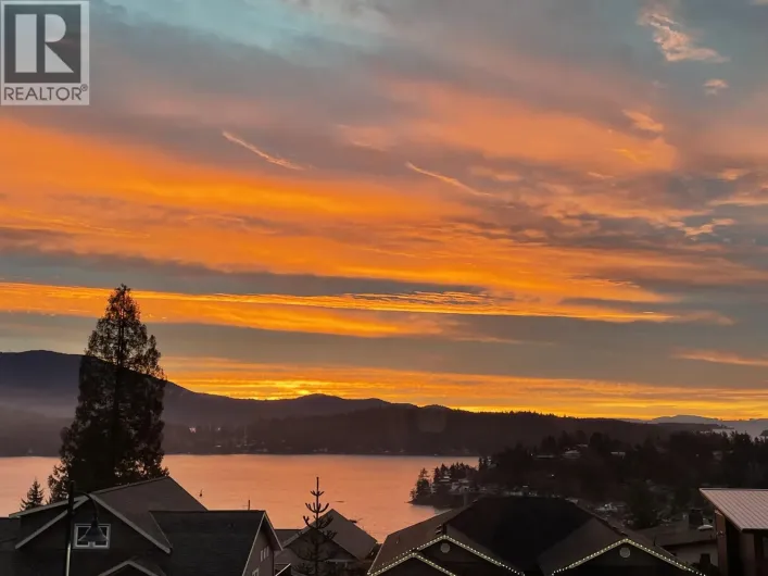 502 SPYGLASS PLACE, Gibsons