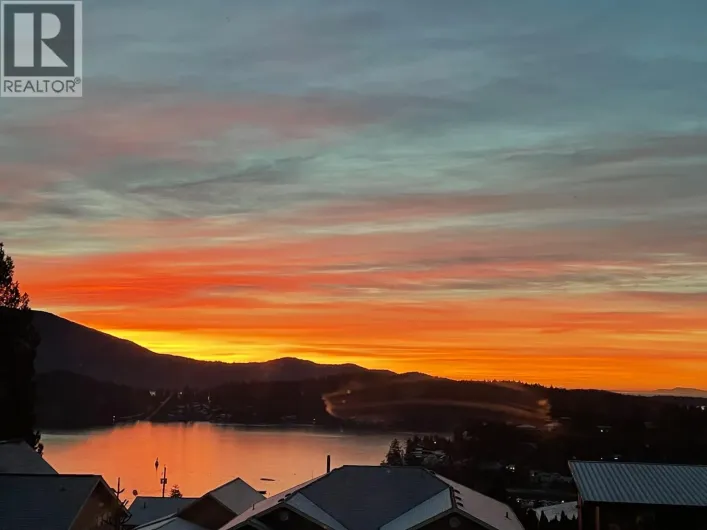 502 SPYGLASS PLACE, Gibsons
