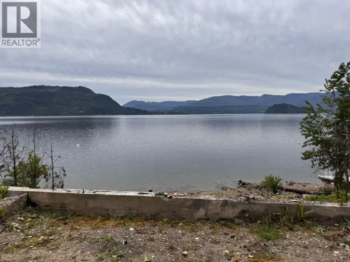 5022 Squilax-Anglemont Road, Celista