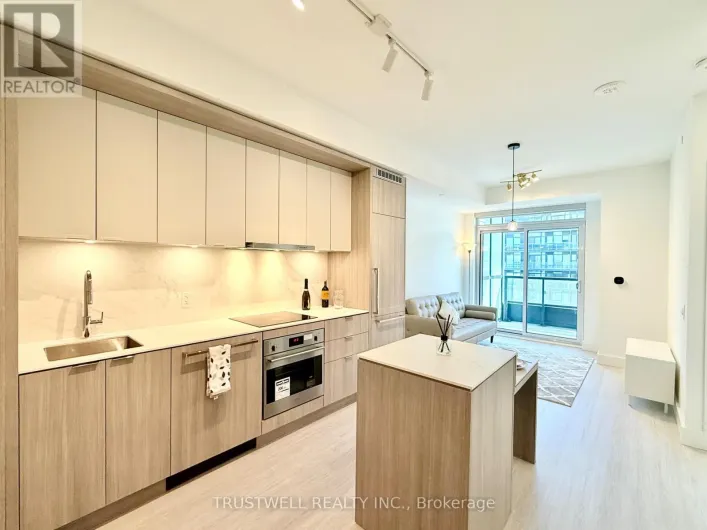 503 - 6 GREENBRIAR ROAD, Toronto