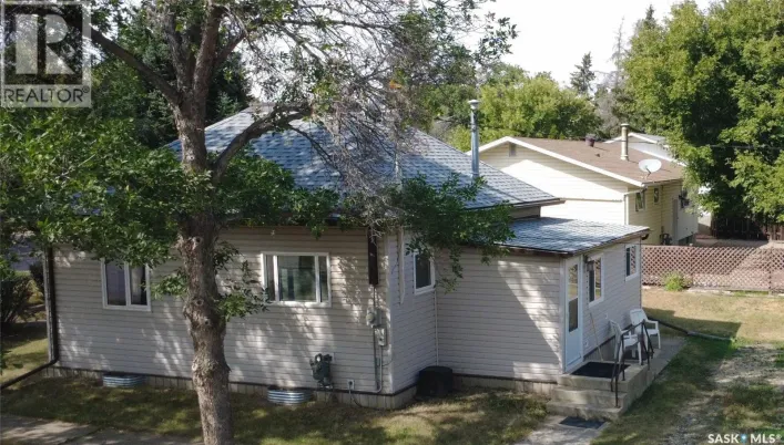 House for sale: 503 Leonard STREET, Herbert
