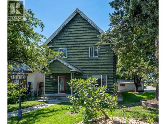 503 Third Street E, Revelstoke