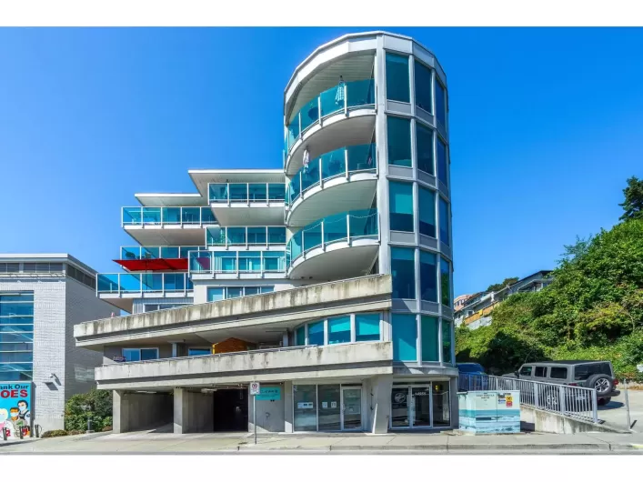 504 14955 VICTORIA AVENUE, White Rock