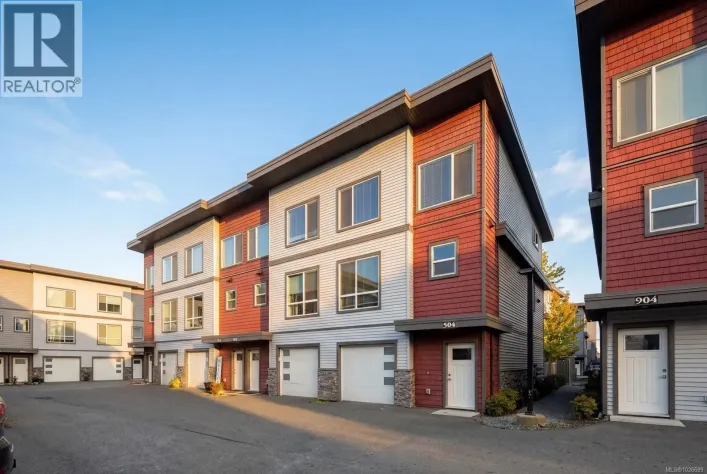 504 3351 Luxton Rd, Langford