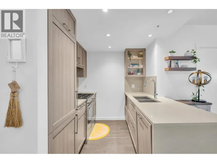504 5598 ORMIDALE STREET, Vancouver