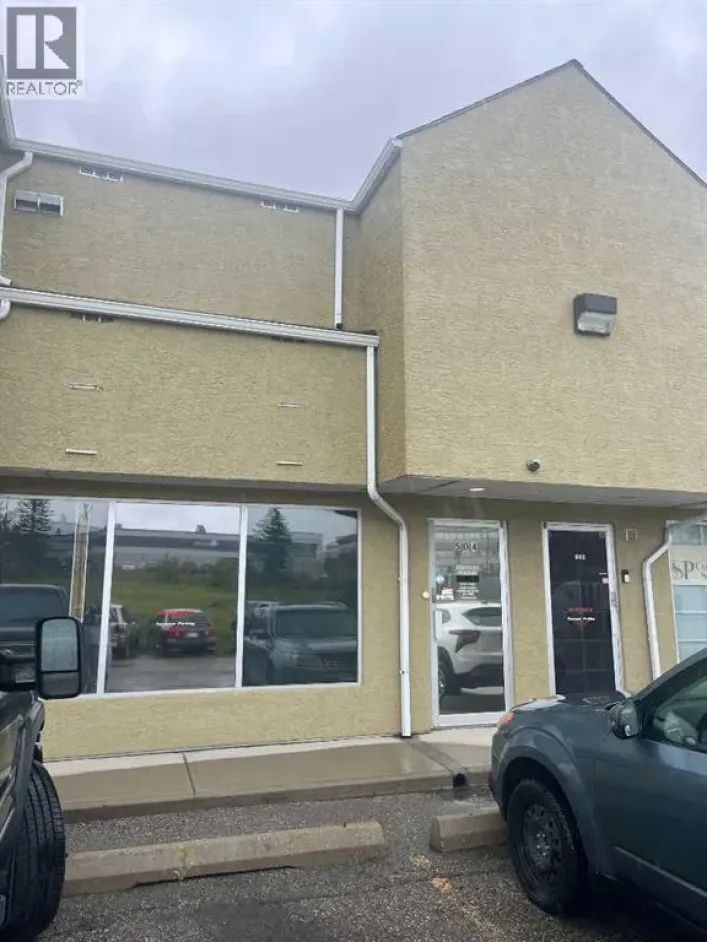 504 B, 3208 8 Avenue NE, Calgary