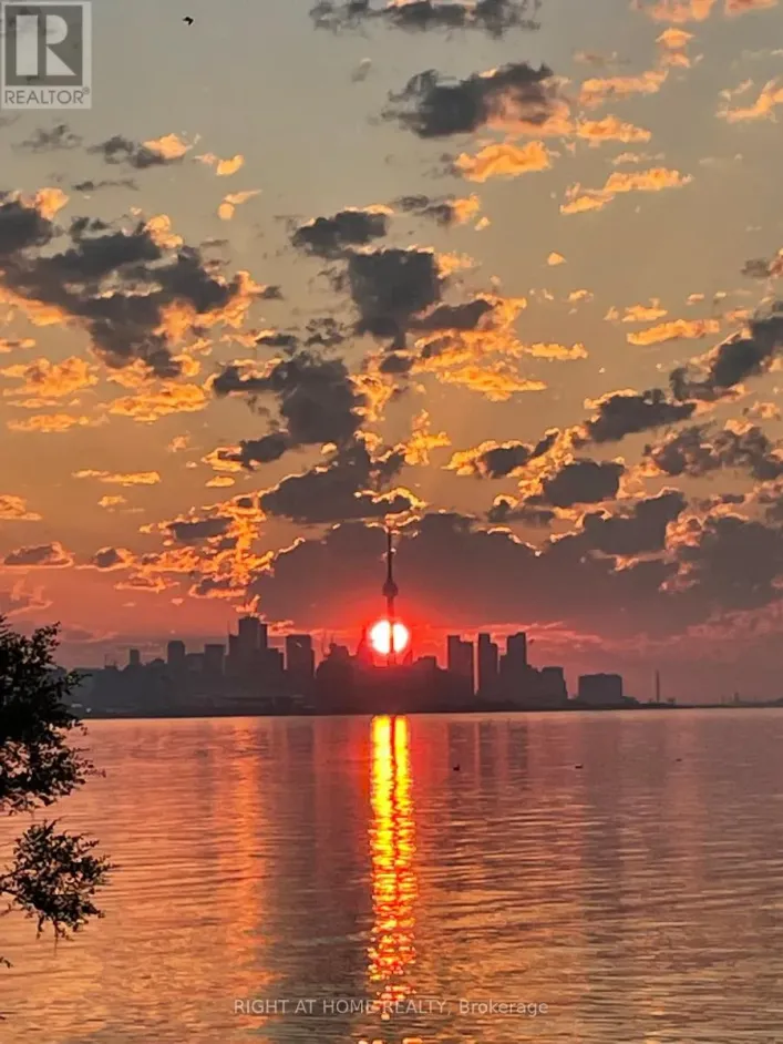 505 - 2 ROYAL YORK ROAD, Toronto