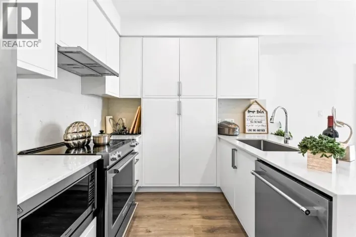 505 700 CLARKE ROAD, Coquitlam