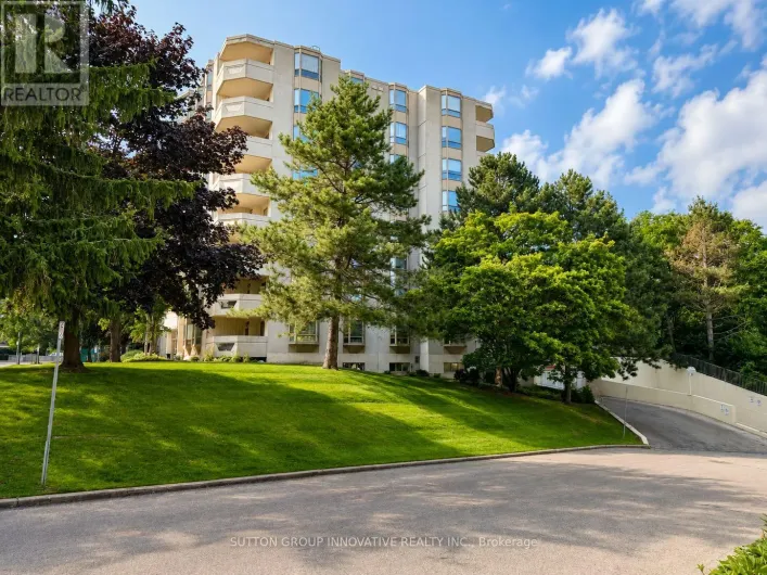 507 - 8 VILLAGE GREEN BOULEVARD, Hamilton