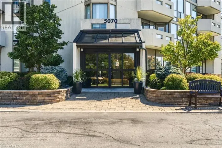 5070 PINEDALE Avenue Unit# 302, Burlington