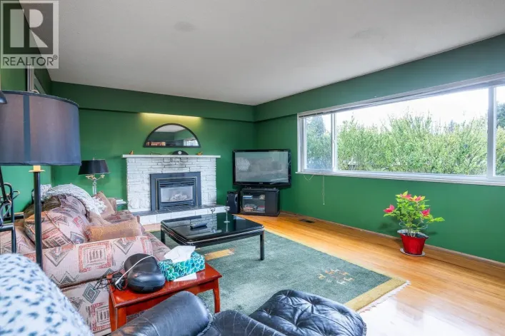 5086 12 AVENUE, Delta