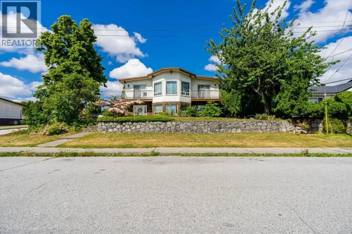 5089 INMAN AVENUE, Burnaby