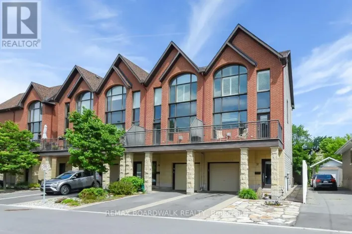51 DROUIN AVENUE, Ottawa