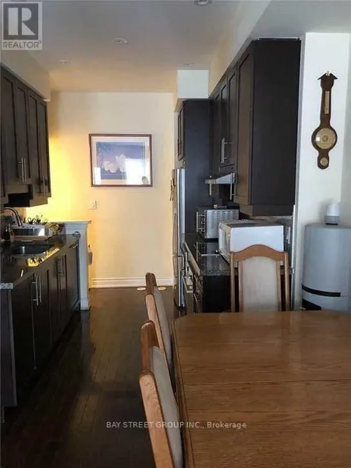 51 HARGRAVE LANE, Toronto