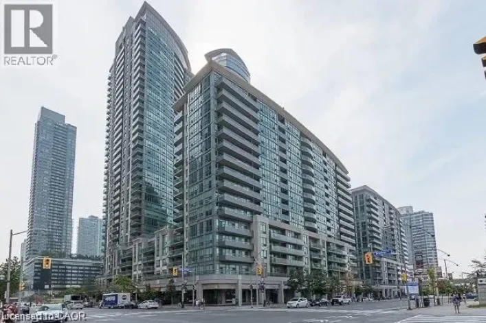 51 LOWER SIMCOE Street Unit# 802, Toronto