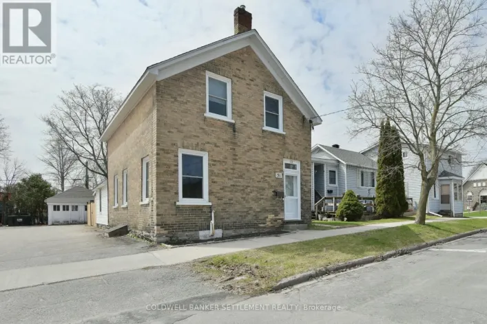 51 MAIN STREET W, Smiths Falls