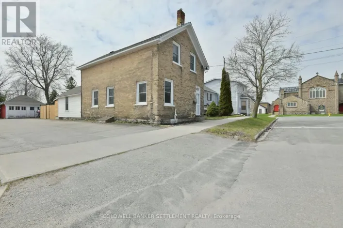 51 MAIN STREET W, Smiths Falls