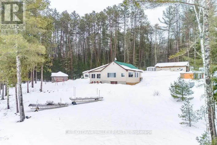 51 MYRLIN WAY, Laurentian Hills