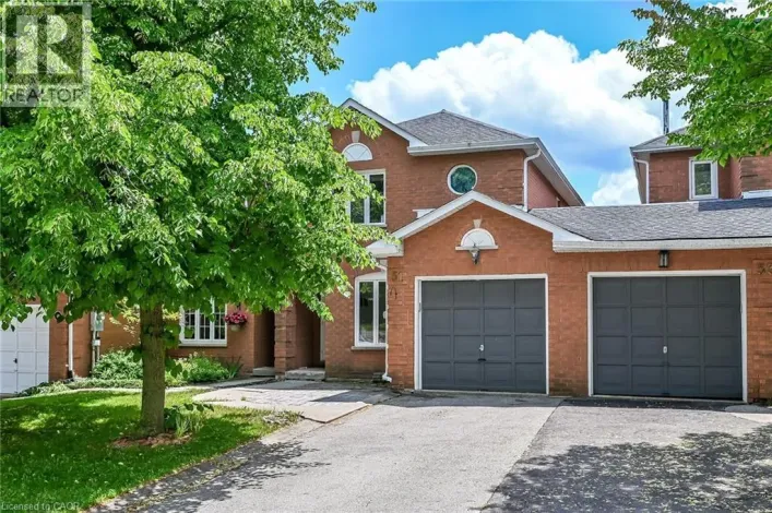 51 PIRIE Drive, Dundas