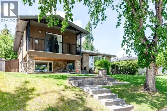 51 Wimbledon Drive SW, Calgary