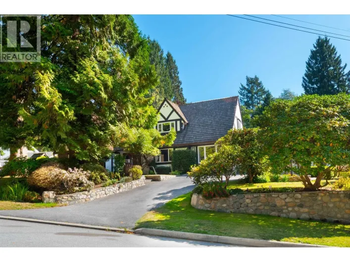 510 EVERGREEN PLACE, North Vancouver