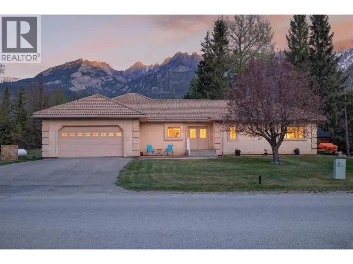 5102 Riverside Drive, Fairmont Hot Springs