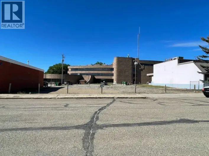 5103 50 Avenue, Ponoka