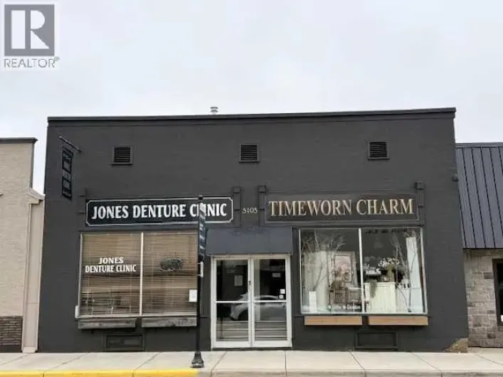5105 50 Avenue, Lacombe