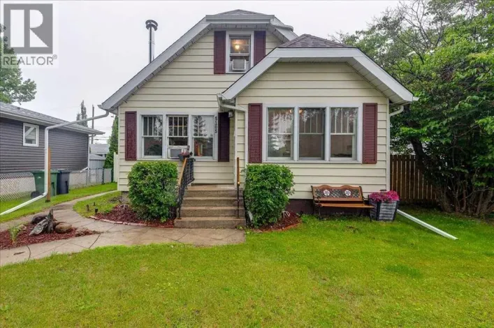 5105 53 Avenue, Ponoka