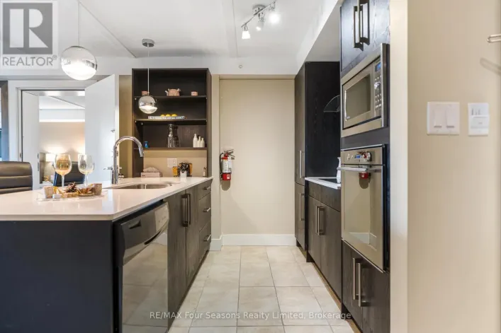 5109/5111 - 9 HARBOUR STREET E, Collingwood