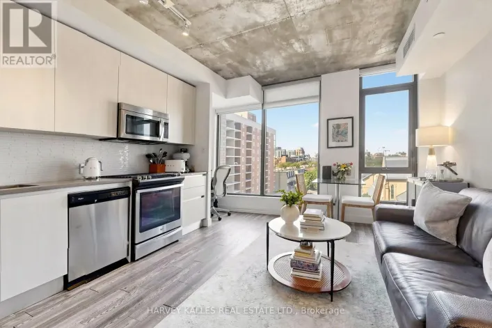 511 - 111 BATHURST STREET, Toronto