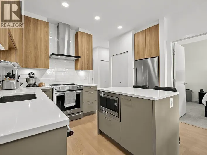 511 7599 15 STREET, Burnaby