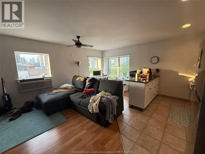 511 PELISSIER Unit# 309, Windsor