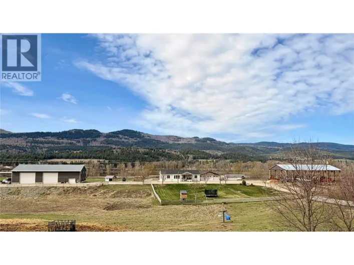5111 Dunn Lake Road, Barriere
