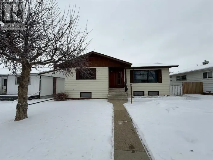 5112 55 Ave, Ponoka