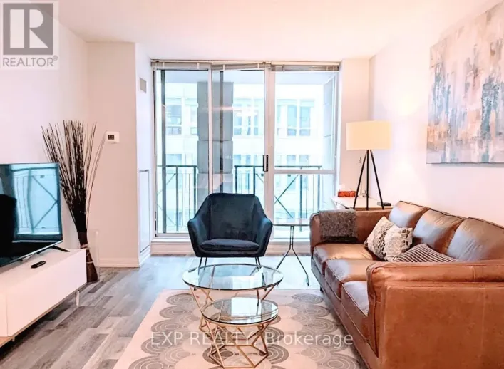 512 - 140 SIMCOE STREET, Toronto