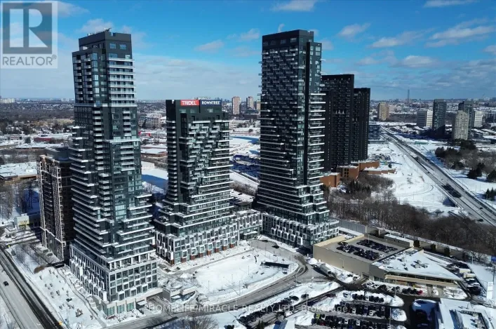 512 - 30 INN ON THE PARK DRIVE, Toronto