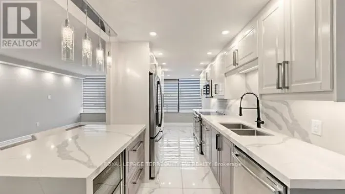 512 - 7440 BATHURST STREET, Vaughan