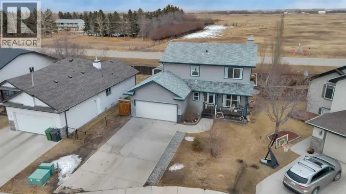 512 Highland Close, Strathmore