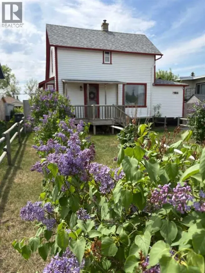 5129 48 Avenue, Ponoka