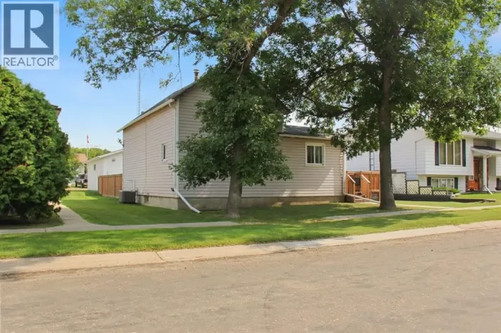 5129 51 Street, Daysland