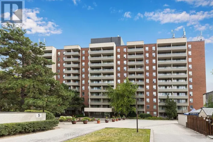 513 - 1 FOUR WINDS DRIVE, Toronto