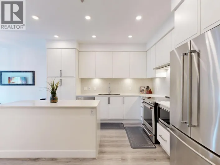 513 700 CLARKE ROAD, Coquitlam