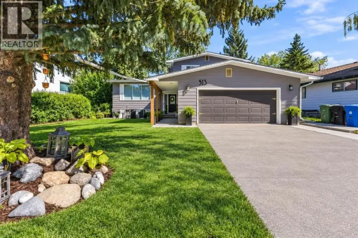 513 Oakridge Way SW, Calgary