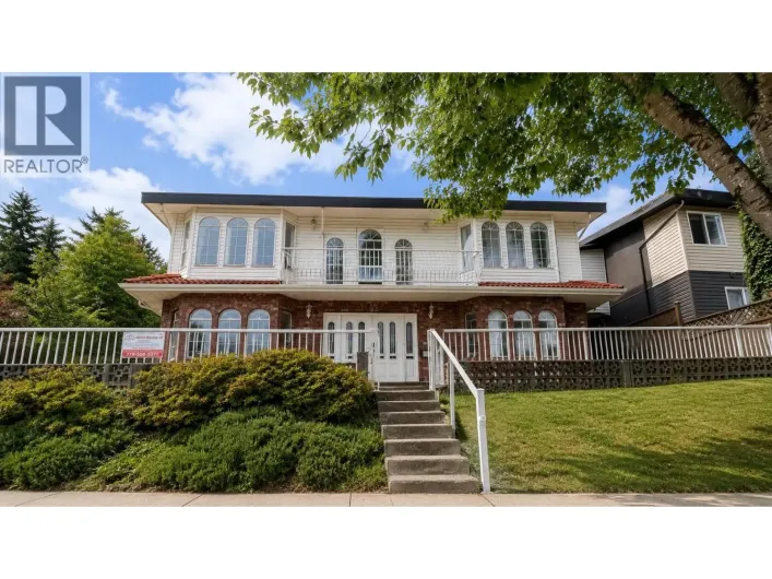 5135 MARINE DRIVE, Burnaby